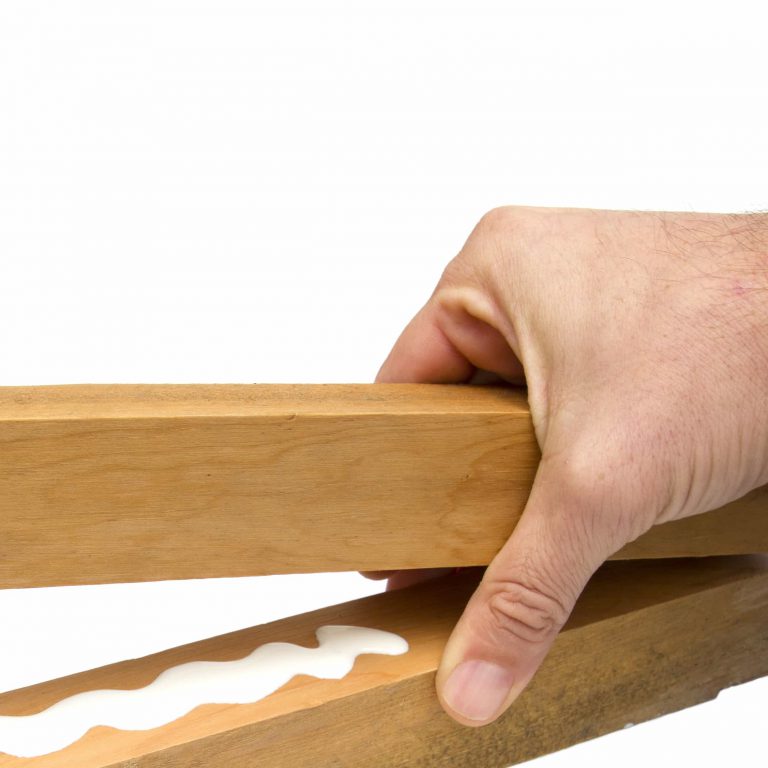 Склеювання монтажне і твердого дерева